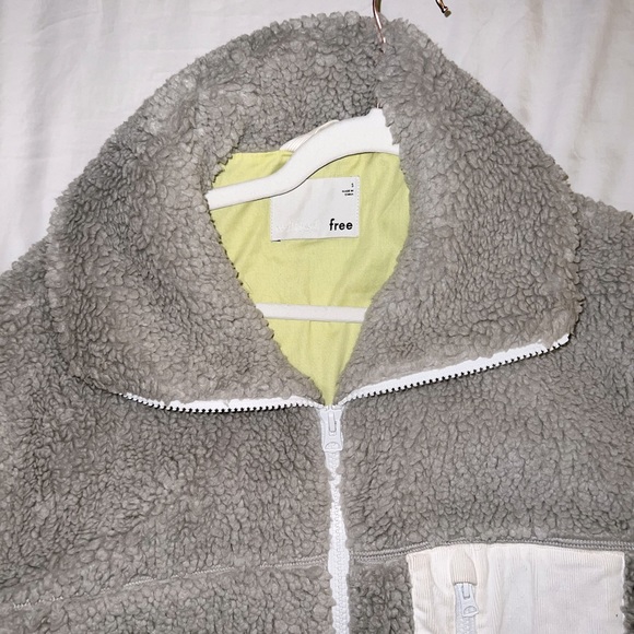 Wilfred Free Teddy Sherpa Oversized Jacket in Size Small - Picture 2 of 3